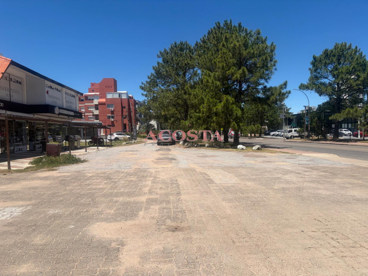 Local Comercial ID.206 - oportunidad en zona de Aidy Grill