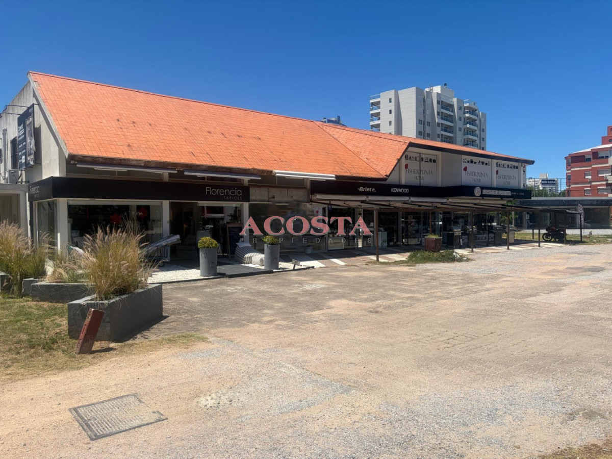 Local Comercial ID.206 - oportunidad en zona de Aidy Grill