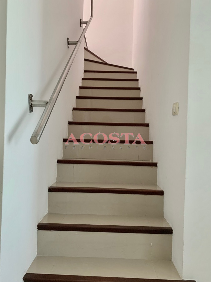 Apartamento ID.152 - pent house en zona de playa brava 