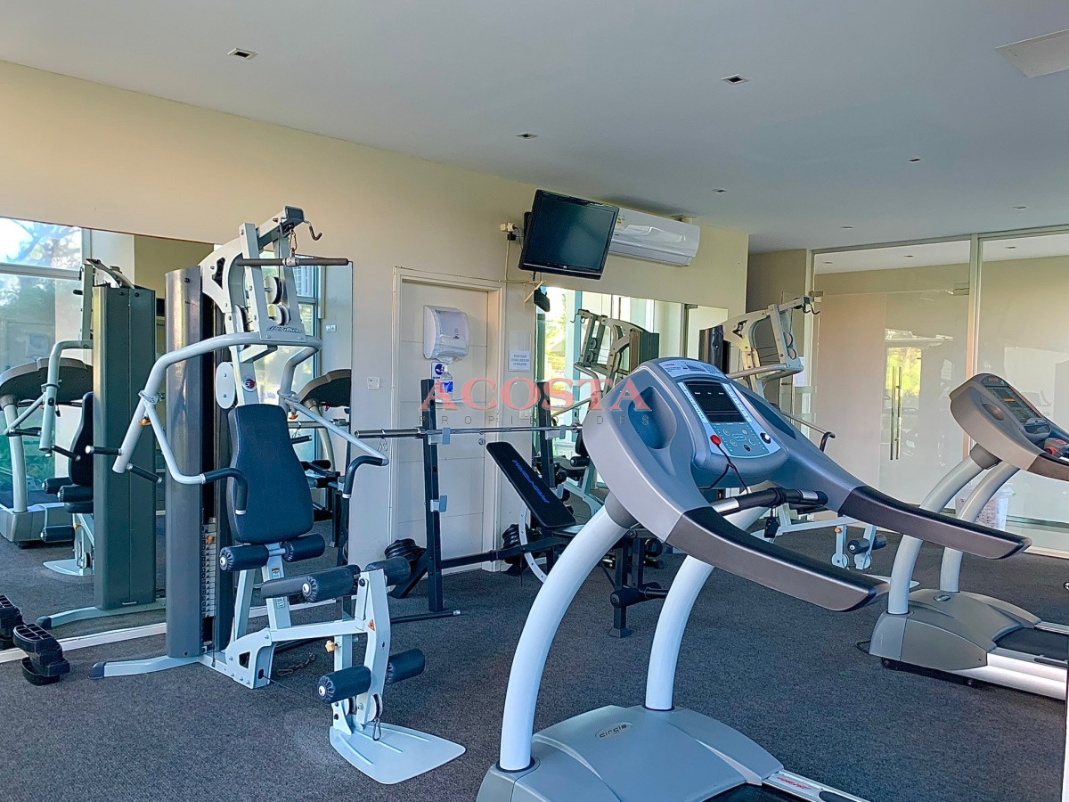 Apartamento ID.152 - pent house en zona de playa brava 