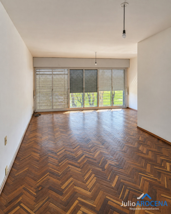 Apartamento ID.1475 - APARTAMENTO MUY LUMINOSO CON BALCÓN Y VISTA AL RÍO EN EL CENTRO