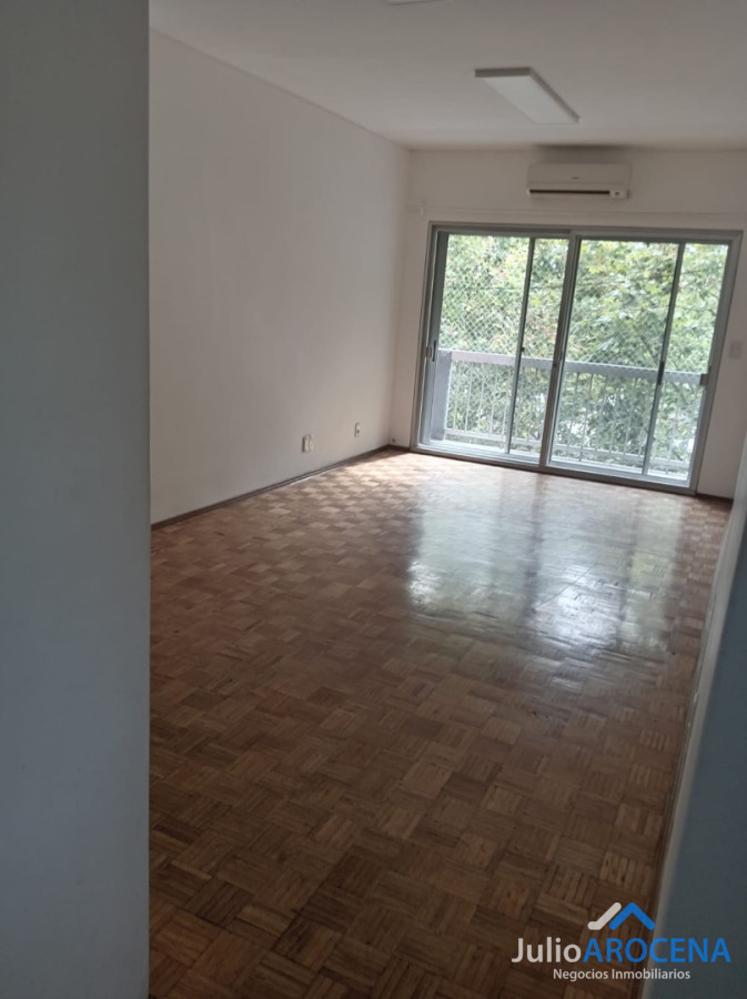 Apartamento ID.1383 - Hermoso apartamento 3 dormitorios, 2 baños. en pleno centro de Colonia del Sacramento