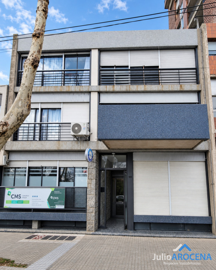 Apartamento ID.1475 - APARTAMENTO MUY LUMINOSO CON BALCÓN Y VISTA AL RÍO EN EL CENTRO
