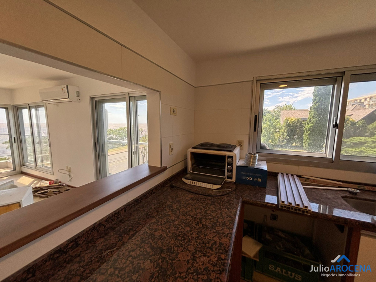 Apartamento ID.1362 - Hermoso apartamento en venta en primera línea. Rambla de Colonia del Sacramento.