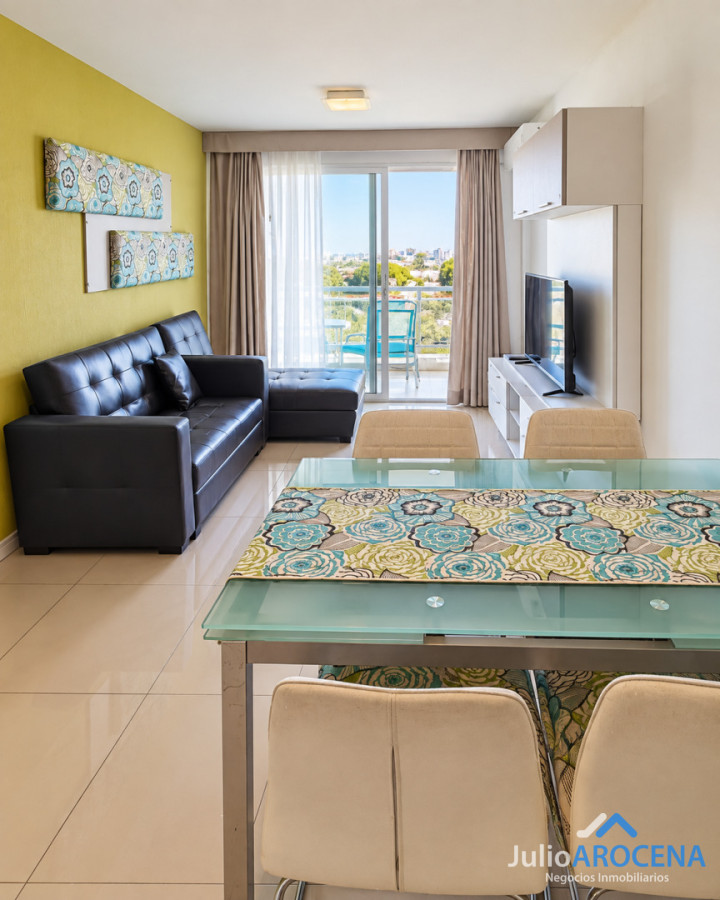 Apartamento ID.1493 - APARTAMENTO CON VISTA A LA BAHÍA DE LA CIUDAD DE COLONIA EN VENTA