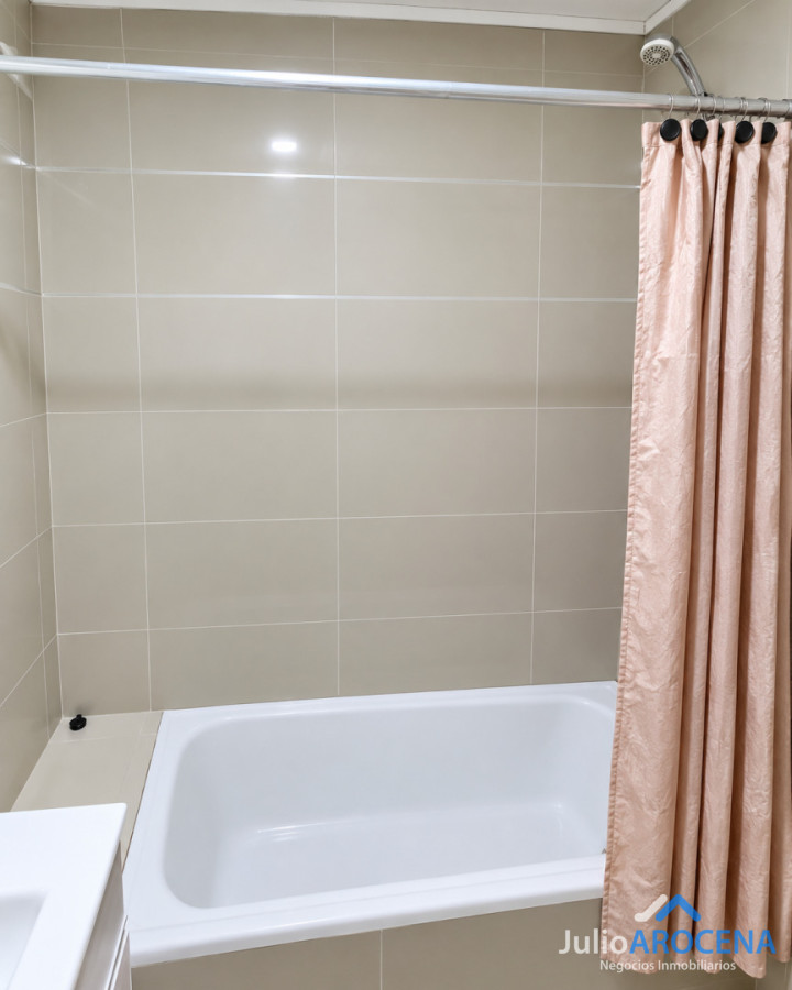 Apartamento ID.1493 - APARTAMENTO CON VISTA A LA BAHÍA DE LA CIUDAD DE COLONIA EN VENTA