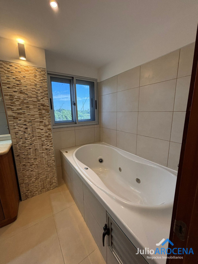 Apartamento ID.1362 - Hermoso apartamento en venta en primera línea. Rambla de Colonia del Sacramento.