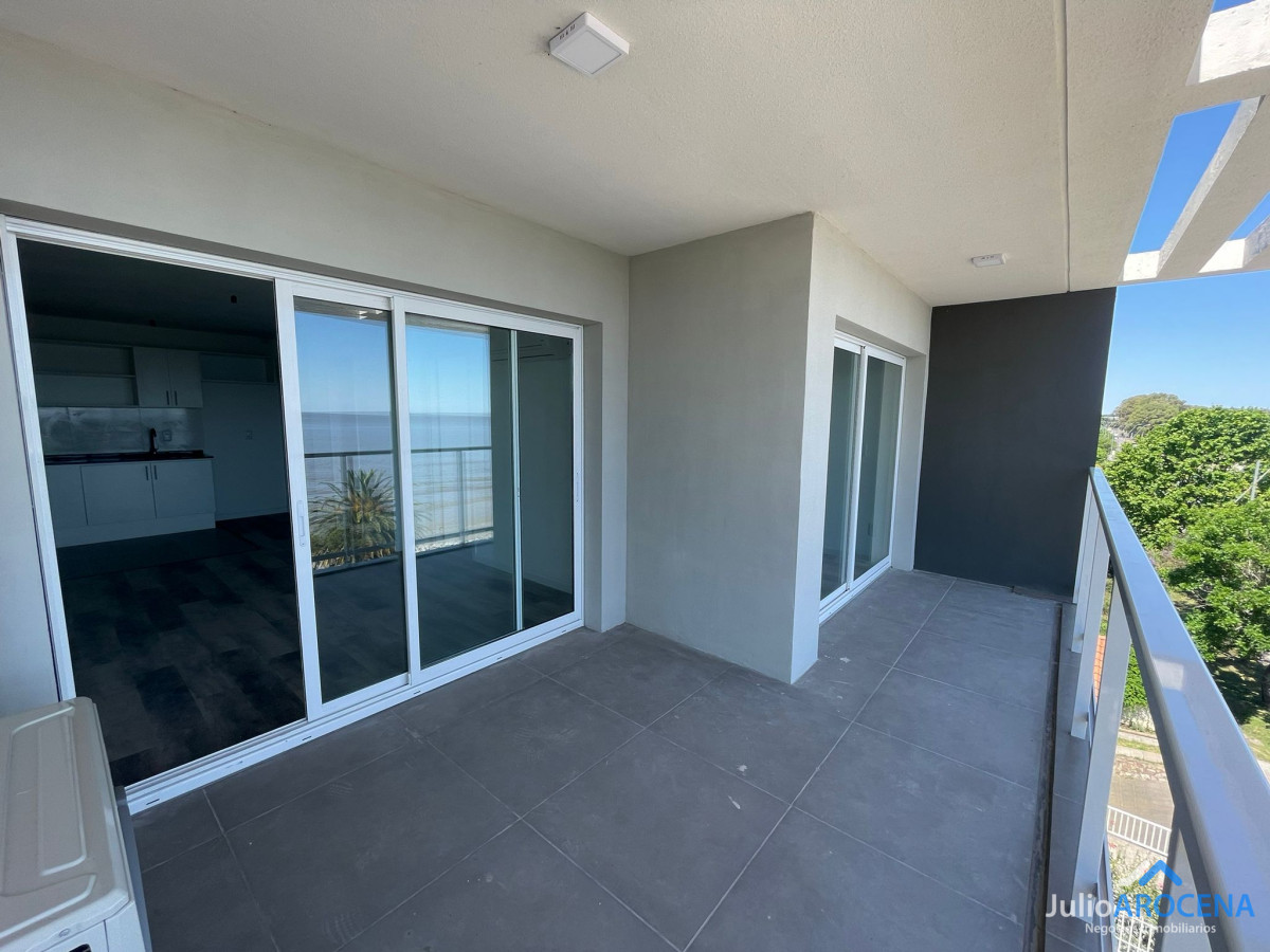 Apartamento ID.1156 - Unidad 402: Un Hogar con la Costa como Escenario Principal 