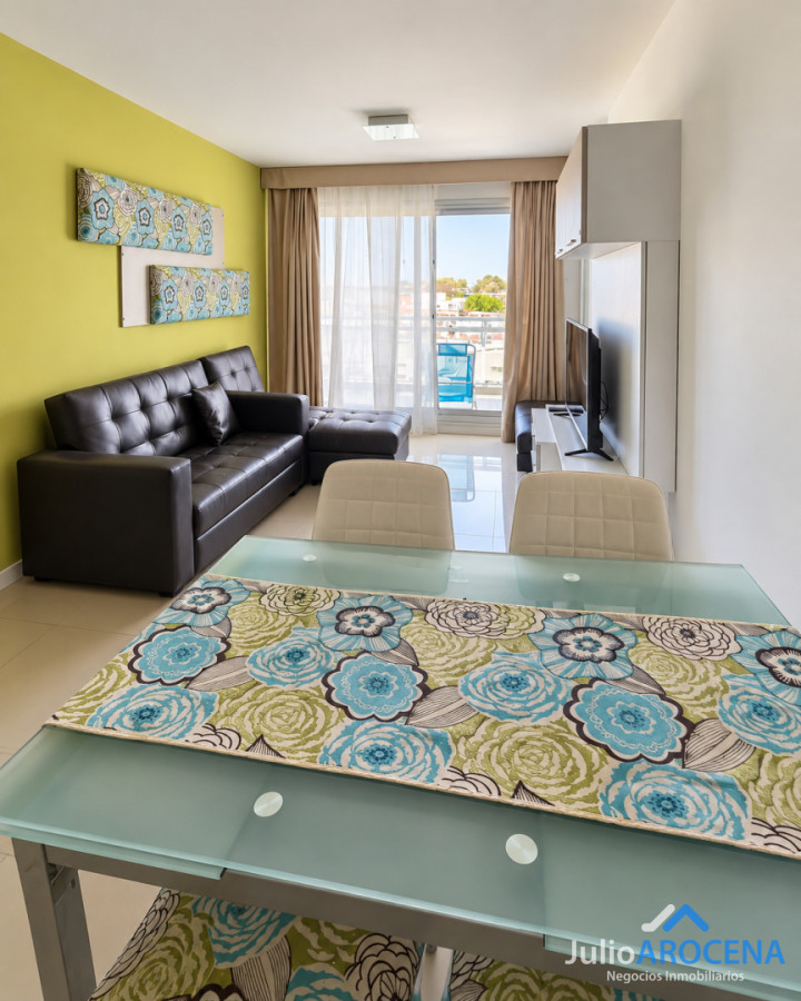 Apartamento ID.1493 - APARTAMENTO CON VISTA A LA BAHÍA DE LA CIUDAD DE COLONIA EN VENTA
