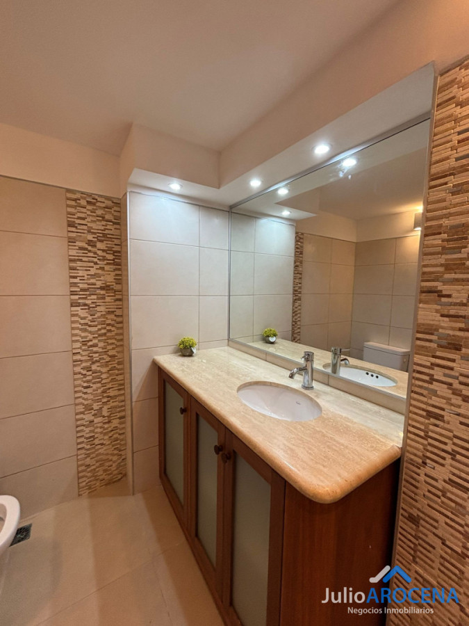 Apartamento ID.1362 - Hermoso apartamento en venta en primera línea. Rambla de Colonia del Sacramento.