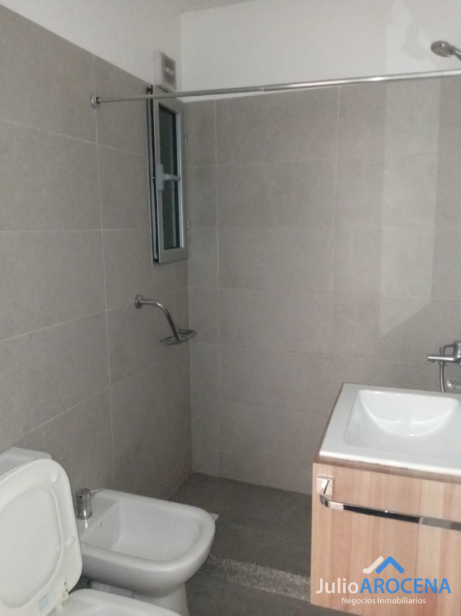 Apartamento ID.1383 - Hermoso apartamento 3 dormitorios, 2 baños. en pleno centro de Colonia del Sacramento