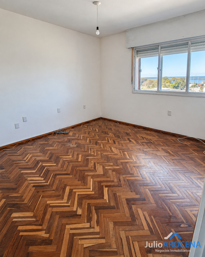Apartamento ID.1475 - APARTAMENTO MUY LUMINOSO CON BALCÓN Y VISTA AL RÍO EN EL CENTRO