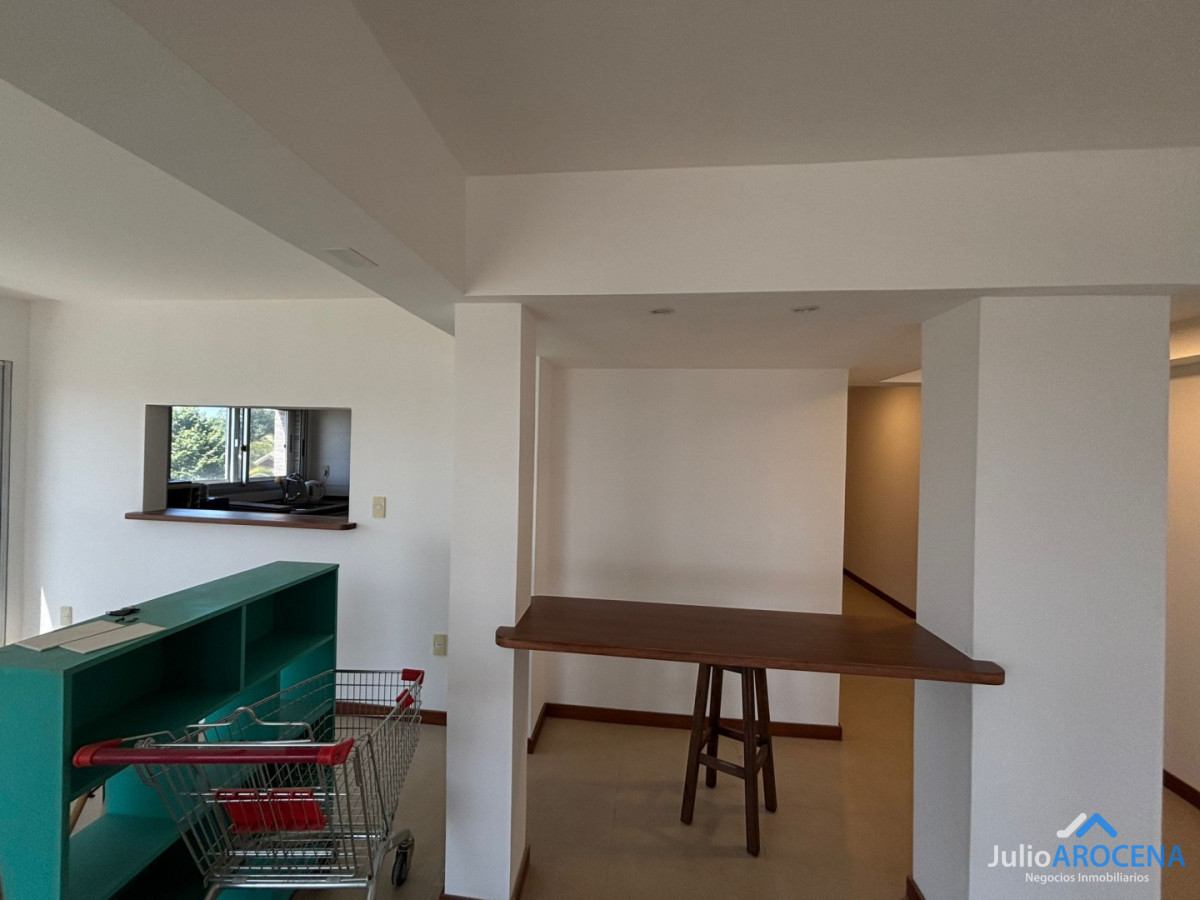 Apartamento ID.1362 - Hermoso apartamento en venta en primera línea. Rambla de Colonia del Sacramento.