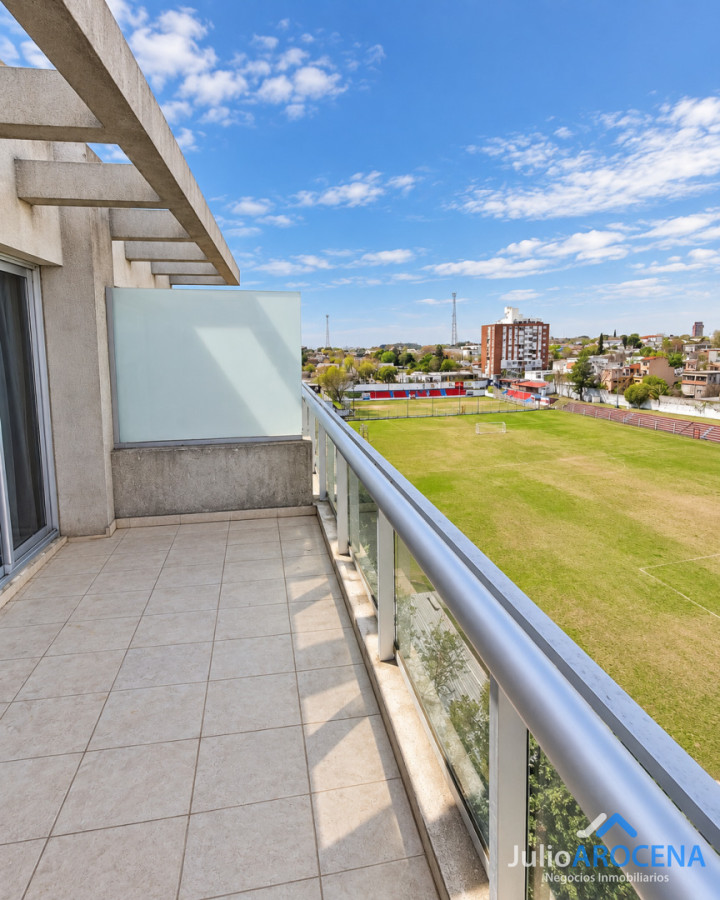 Apartamento ID.1493 - APARTAMENTO CON VISTA A LA BAHÍA DE LA CIUDAD DE COLONIA EN VENTA
