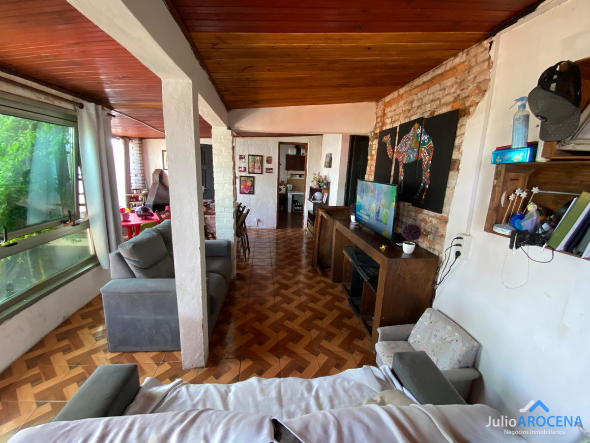 Casa ID.605 - Casa con Local al frente 