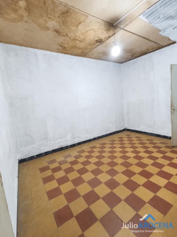 Casa ID.768 - Venta y alquiler de casa en Colonia a pocas cuadras de Gral. Flores