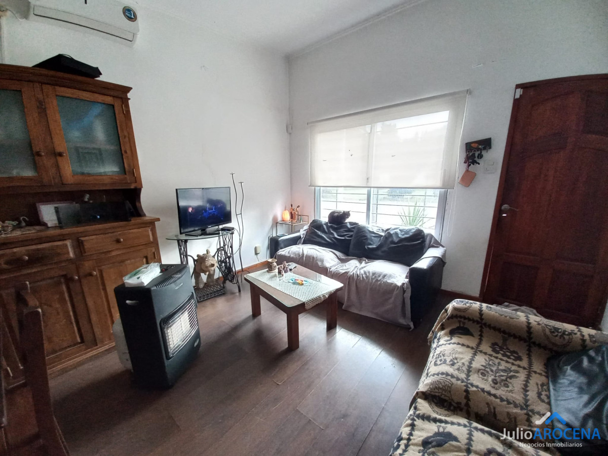 Casa ID.1200 - Casa en venta en las quintitas 3 dormitorios, uno en suite, 2 baños completos.