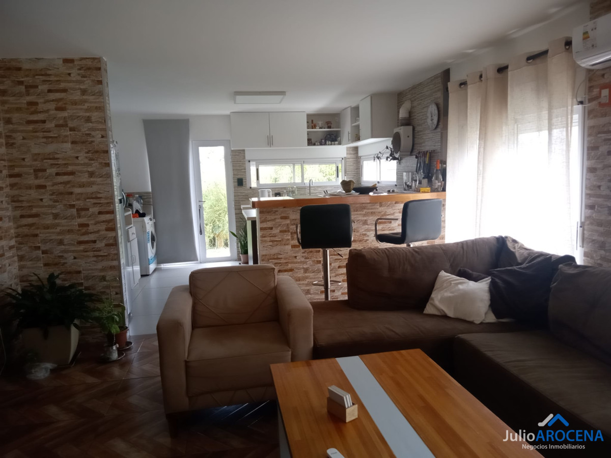 Casa ID.1273 - TREMENDA CASA DE 3 DORMITORIOS Y 2 BAÑOS