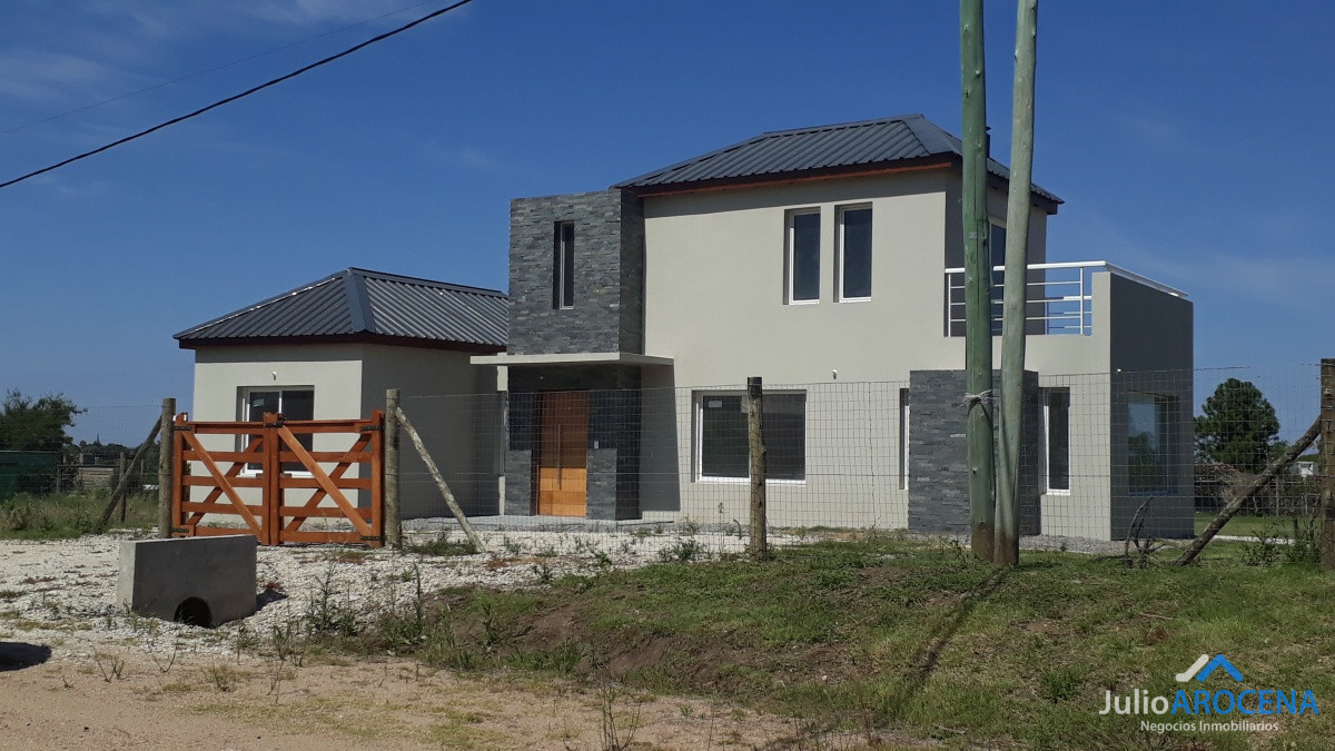 Casa ID.600 - Espectacular residencia de 2 pisos