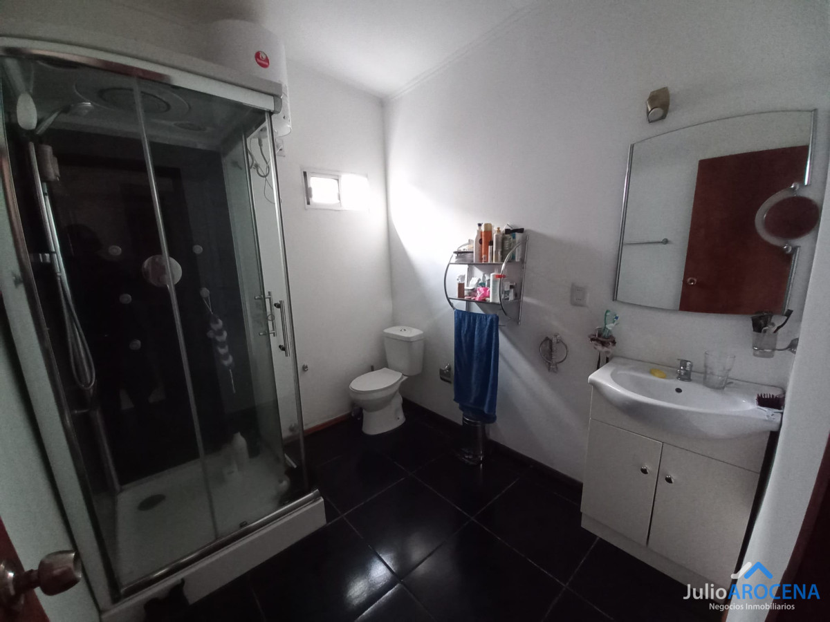 Casa ID.1200 - Casa en venta en las quintitas 3 dormitorios, uno en suite, 2 baños completos.