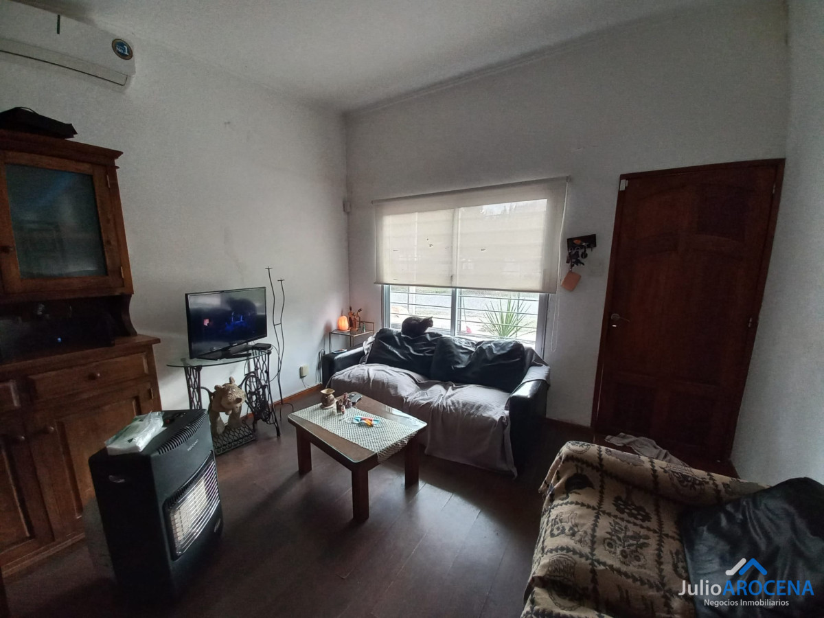 Casa ID.1200 - Casa en venta en las quintitas 3 dormitorios, uno en suite, 2 baños completos.