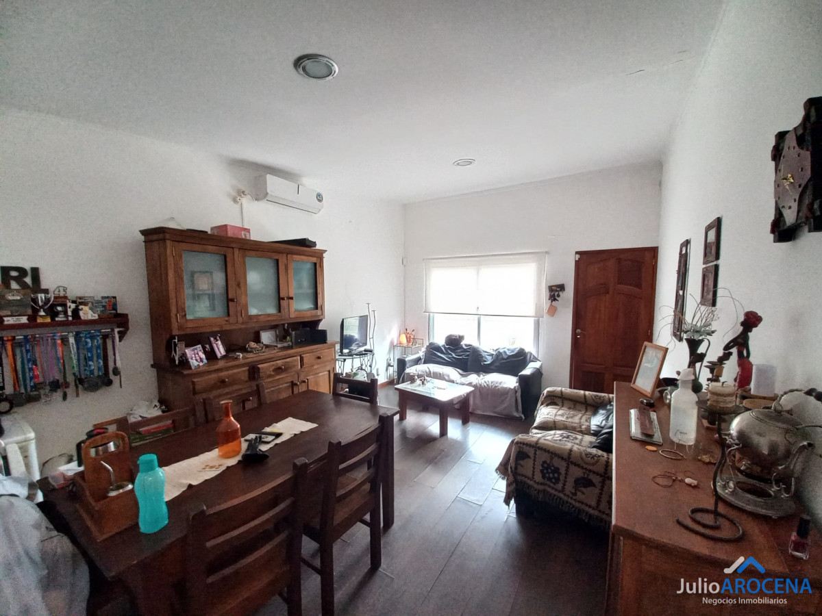 Casa ID.1200 - Casa en venta en las quintitas 3 dormitorios, uno en suite, 2 baños completos.