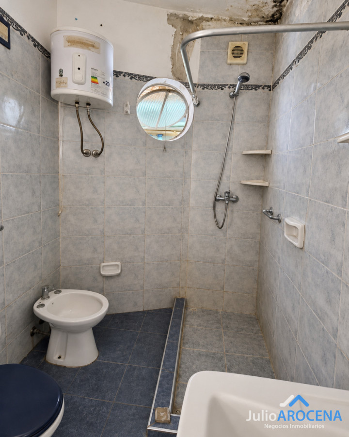 Casa ID.1472 - PROPIEDAD CENTRICA EN JUAN LACAZE