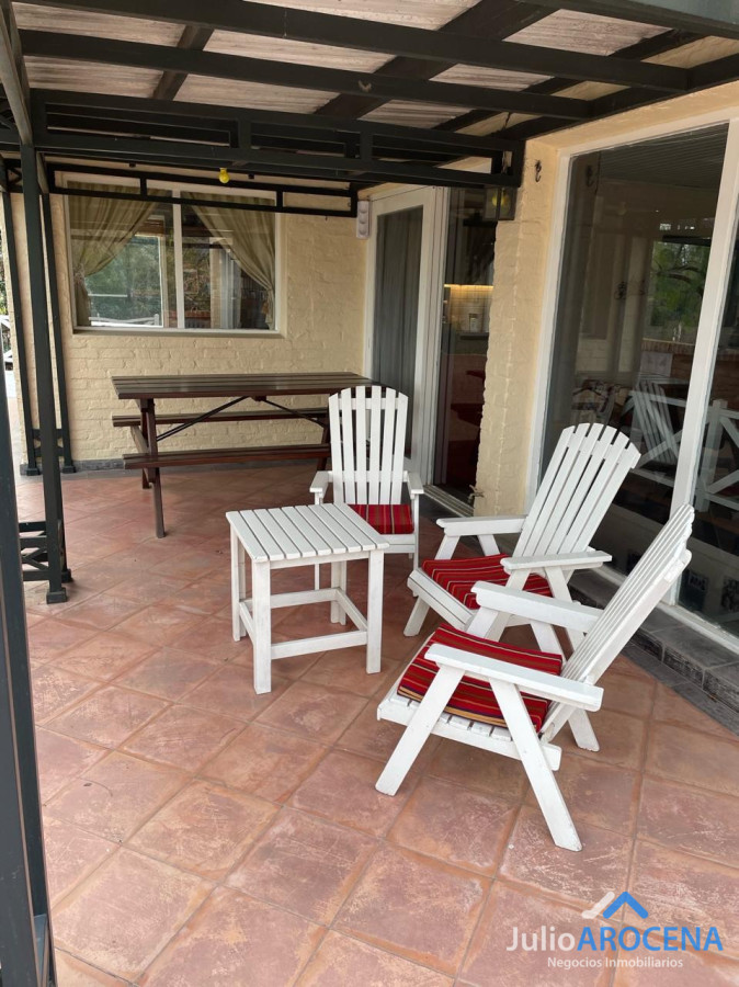 Casa ID.1077 - ¡Hermosa Casa a Pasos de la Playa y Plaza de Toros!