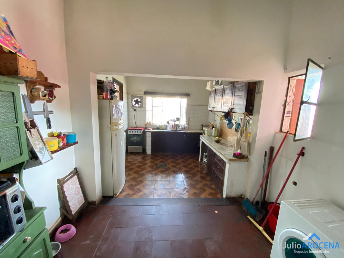 Casa ID.605 - Casa con Local al frente 
