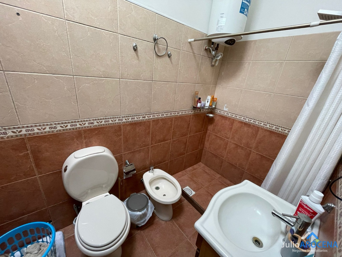 Casa ID.1239 - CASA HERMOSA EN FRACCIONAMIENTO SAN BENITO 