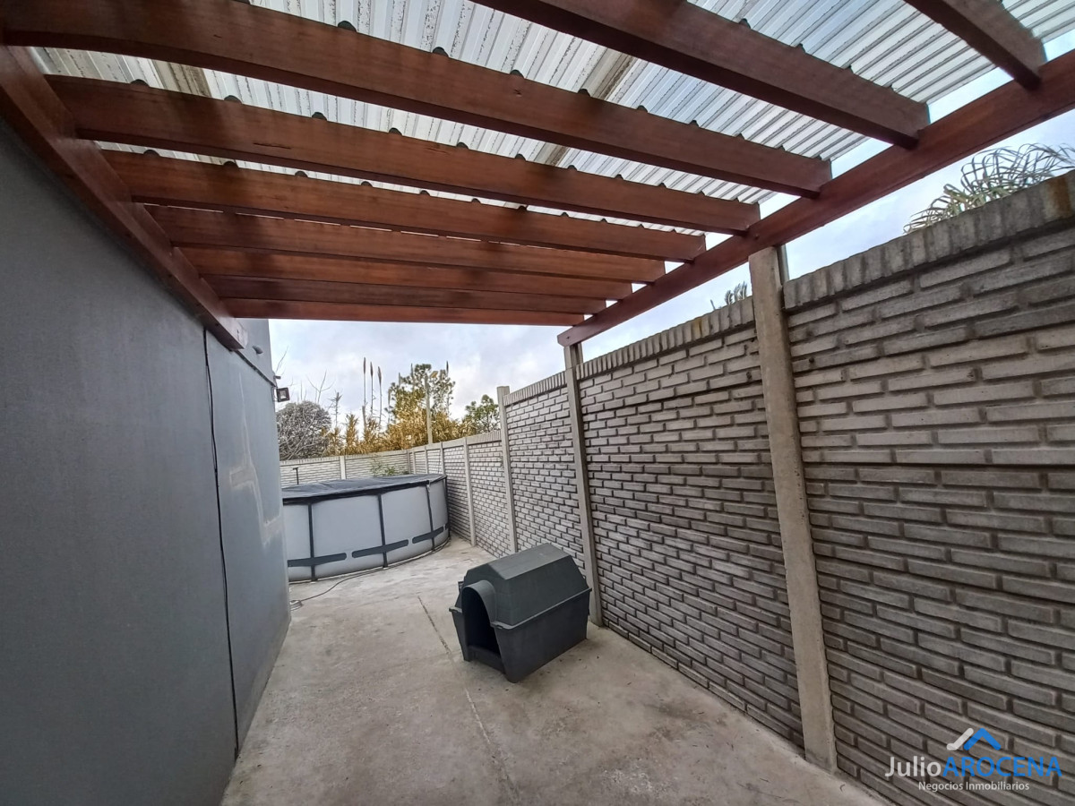 Casa ID.1200 - Casa en venta en las quintitas 3 dormitorios, uno en suite, 2 baños completos.