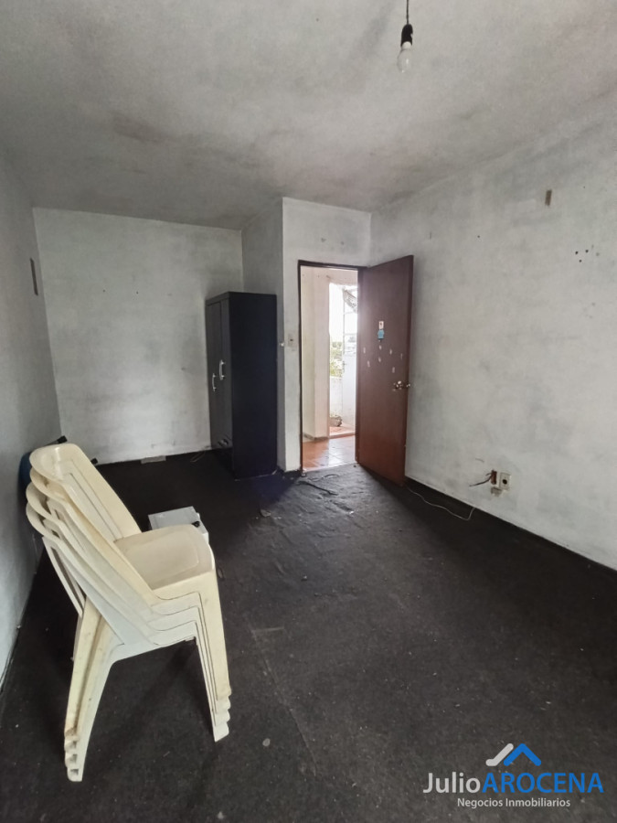 Casa ID.768 - Venta y alquiler de casa en Colonia a pocas cuadras de Gral. Flores