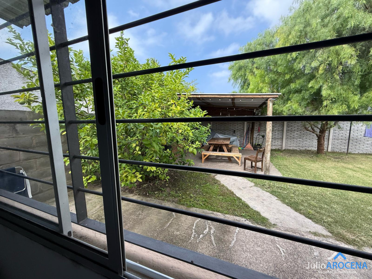 Casa ID.1200 - Casa en venta en las quintitas 3 dormitorios, uno en suite, 2 baños completos.