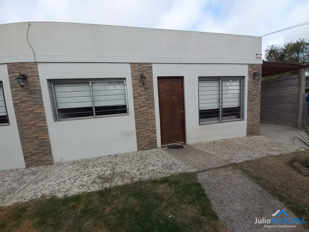 Casa ID.1200 - Casa en venta en las quintitas 3 dormitorios, uno en suite, 2 baños completos.