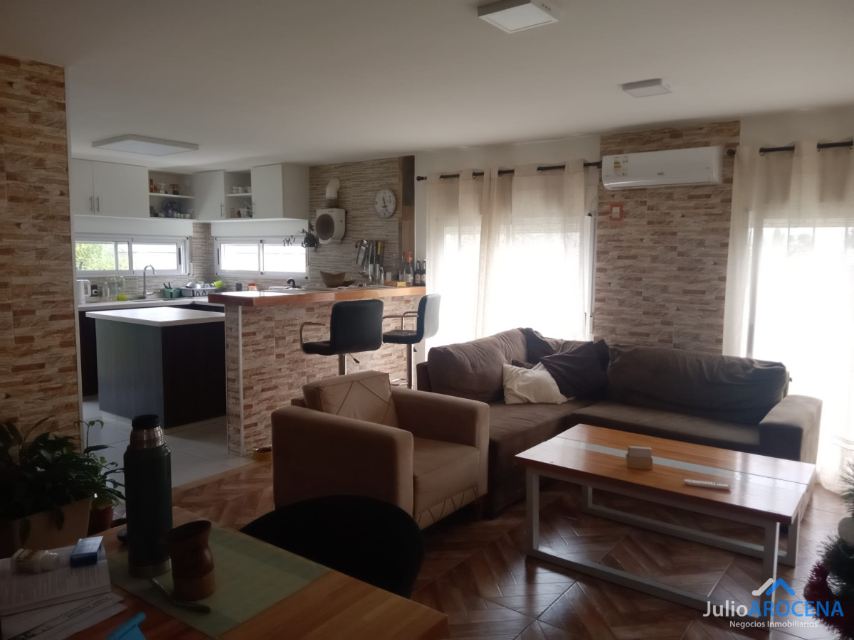 Casa ID.1273 - TREMENDA CASA DE 3 DORMITORIOS Y 2 BAÑOS