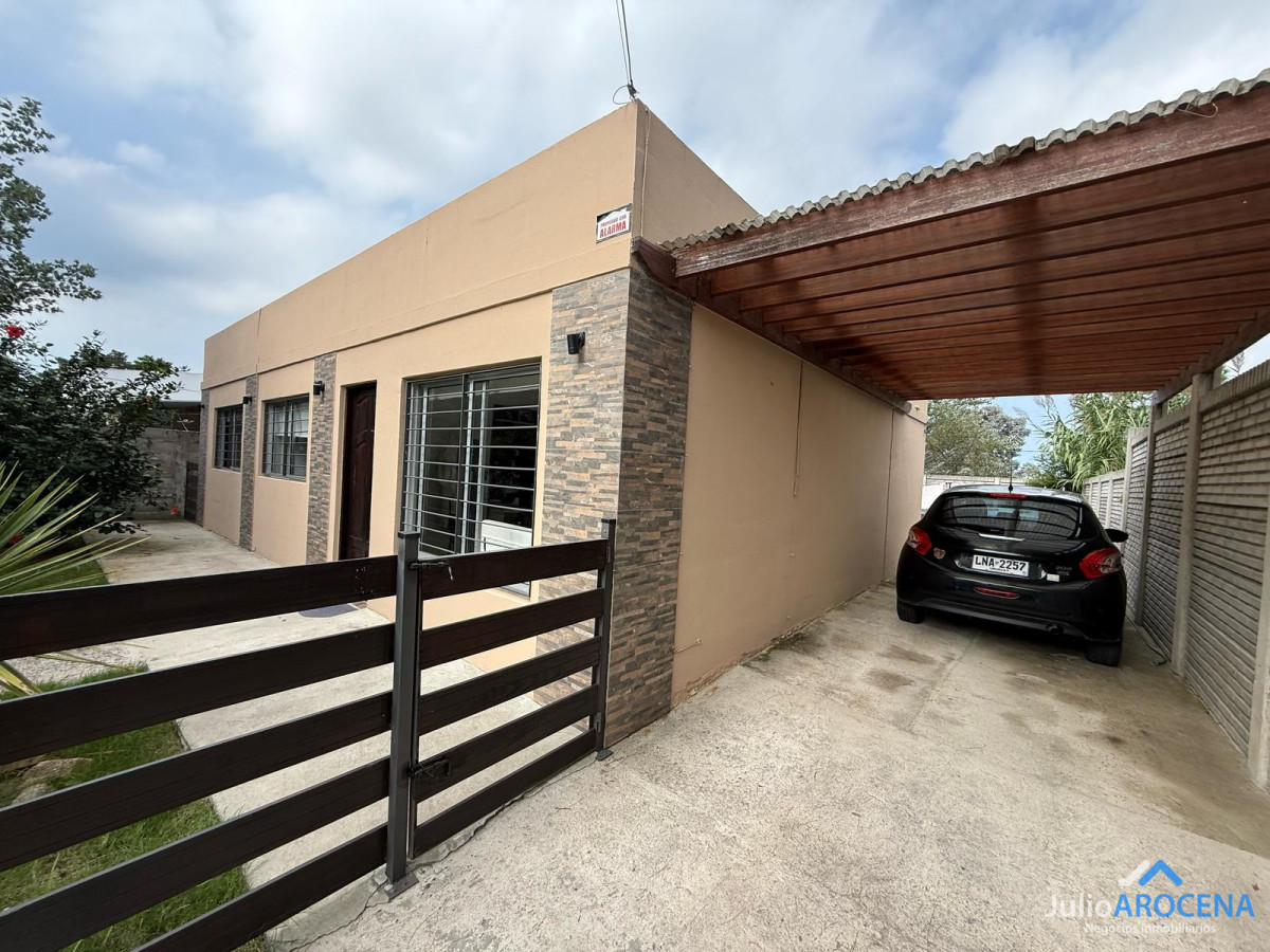 Casa ID.1200 - Casa en venta en las quintitas 3 dormitorios, uno en suite, 2 baños completos.
