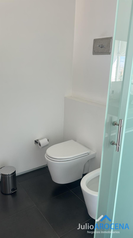 Casa ID.1321 - 🏡 ¡HERMOSA CASA A 5 CUADRAS DE GRAL. FLORES - COLONIA! ✨