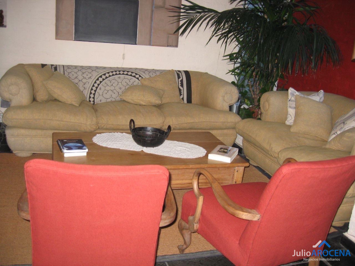 Casa ID.1077 - ¡Hermosa Casa a Pasos de la Playa y Plaza de Toros!