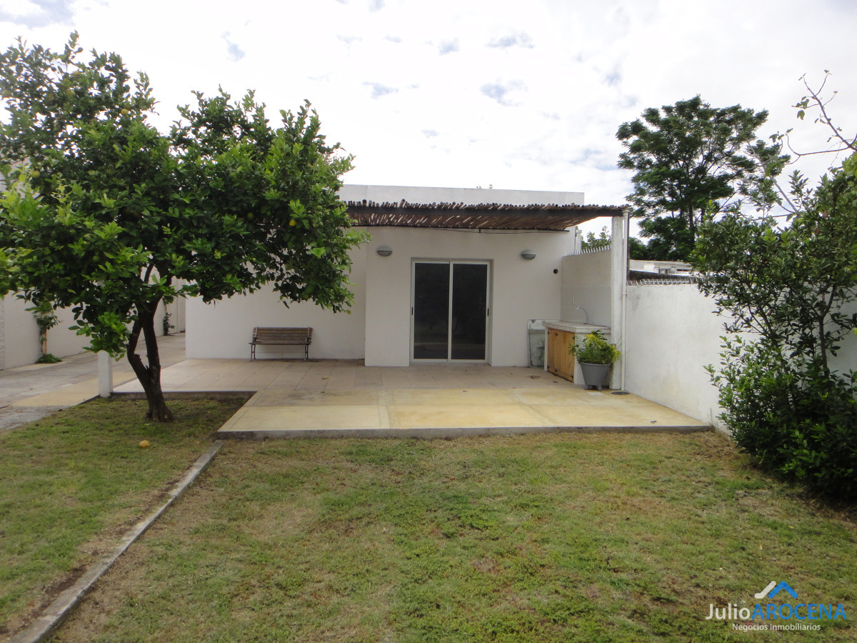 Casa ID.1228 - Hermosa casa en venta Barrio Cementerio Colonia del Sacramento