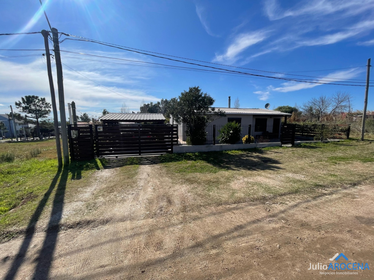 Casa ID.1097 -  Casa Principal con Estilo y Comodidad - U$D 193.000 