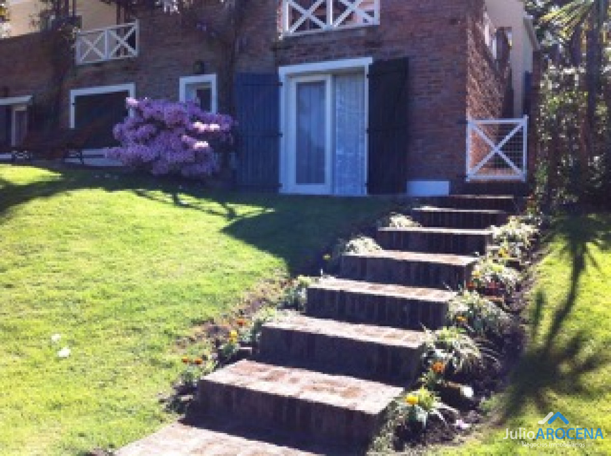 Casa ID.1077 - ¡Hermosa Casa a Pasos de la Playa y Plaza de Toros!