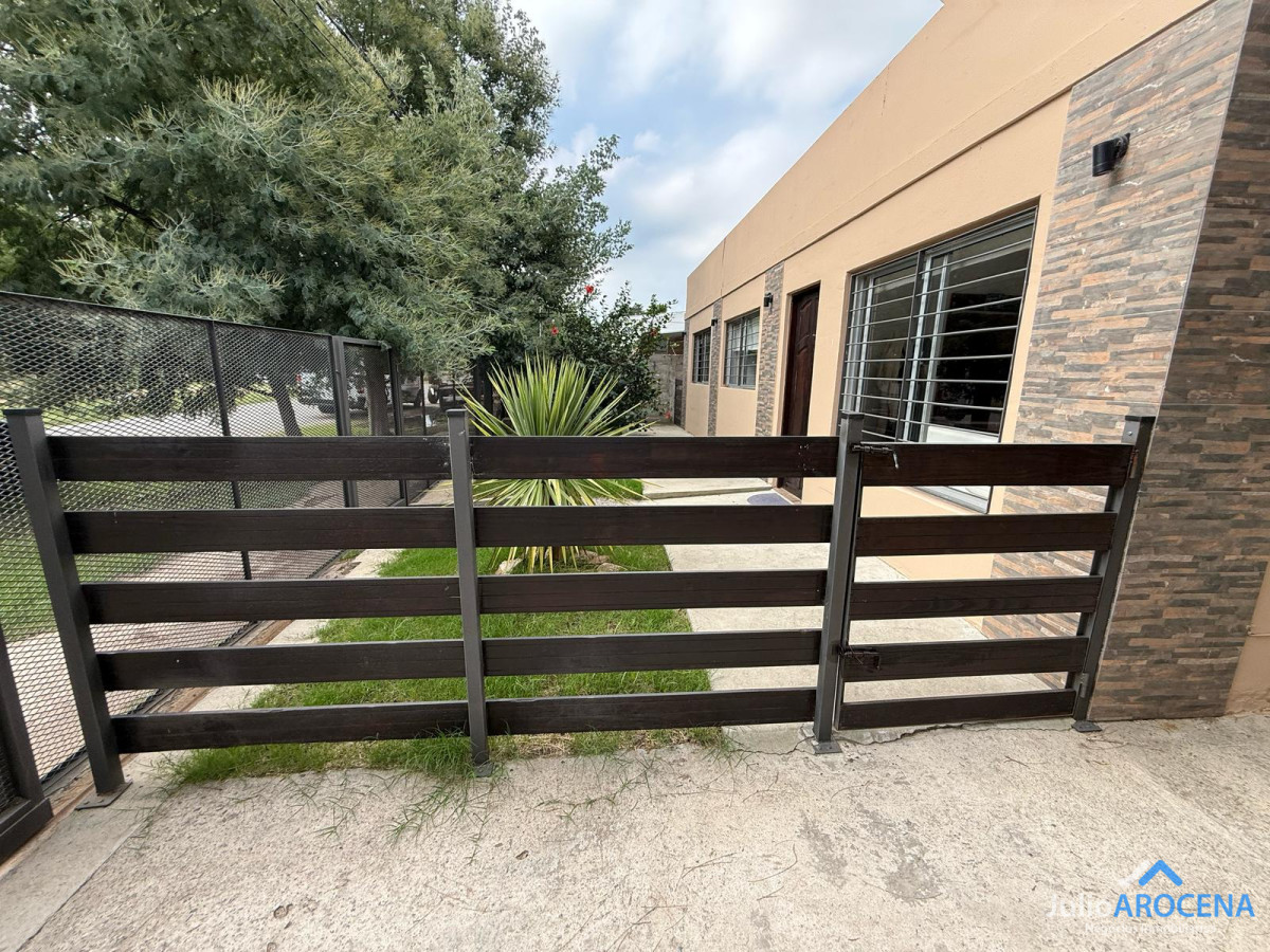 Casa ID.1200 - Casa en venta en las quintitas 3 dormitorios, uno en suite, 2 baños completos.