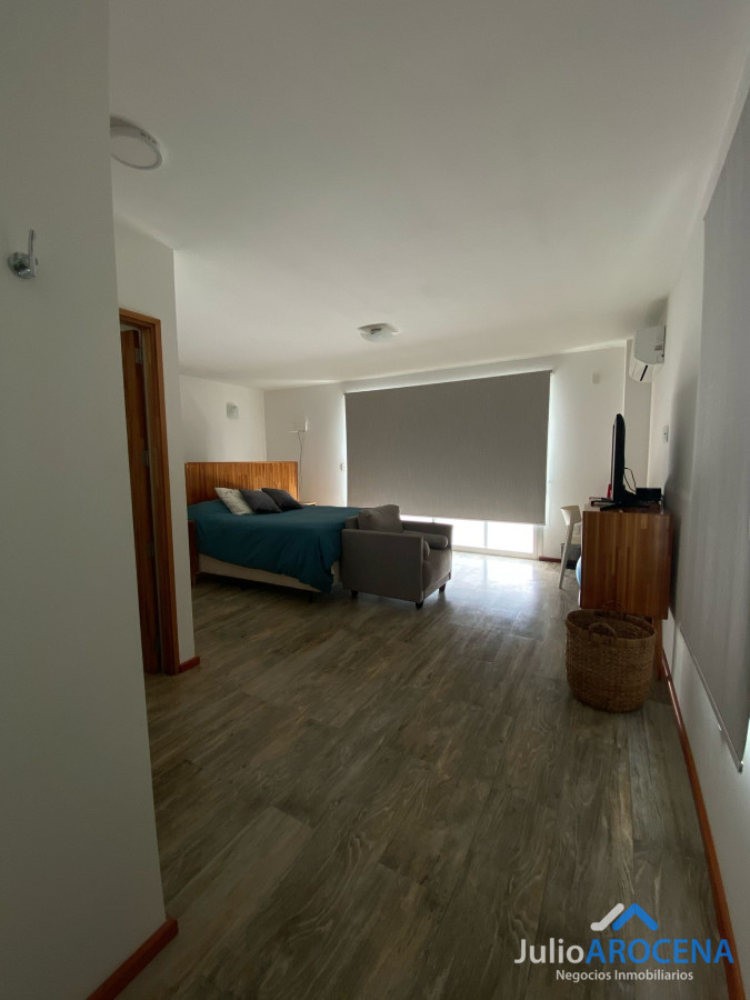 Casa ID.1237 - Moderna casa de 4 dormitorios con baños en suite, en barrio Privado