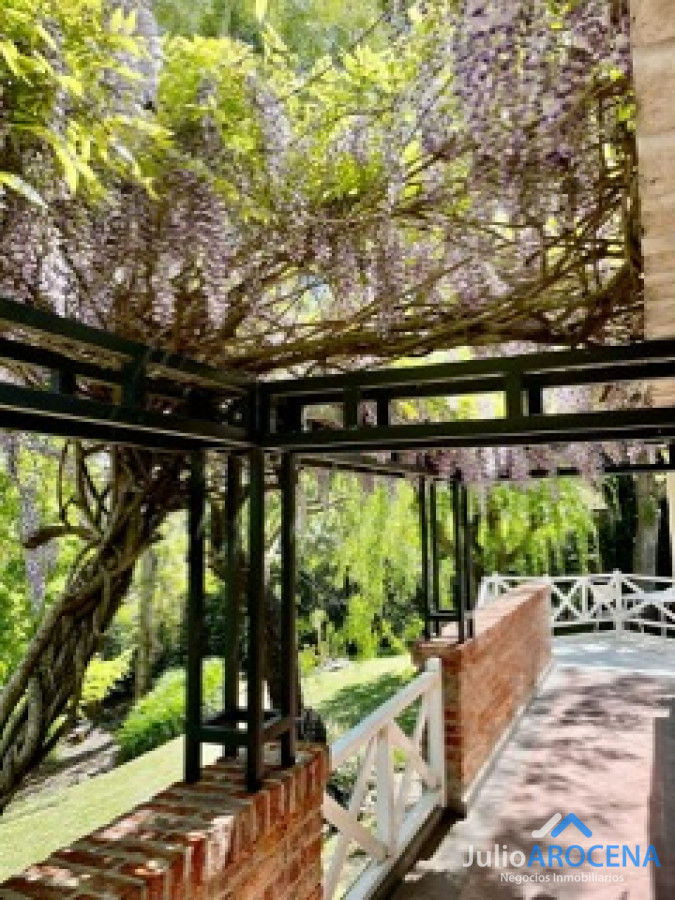 Casa ID.1077 - ¡Hermosa Casa a Pasos de la Playa y Plaza de Toros!