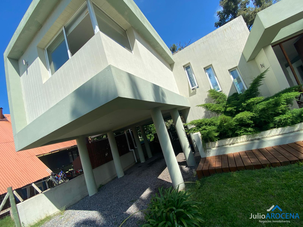 Casa ID.734 - En venta hermosa casa estilo Moderno 