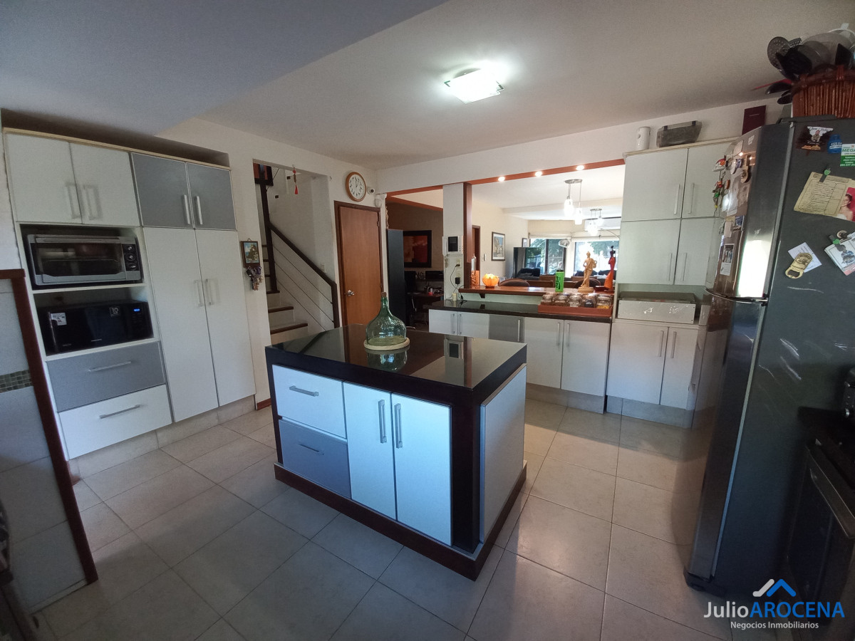 Casa ID.527 - Espectacular Propiedad - Colonia
