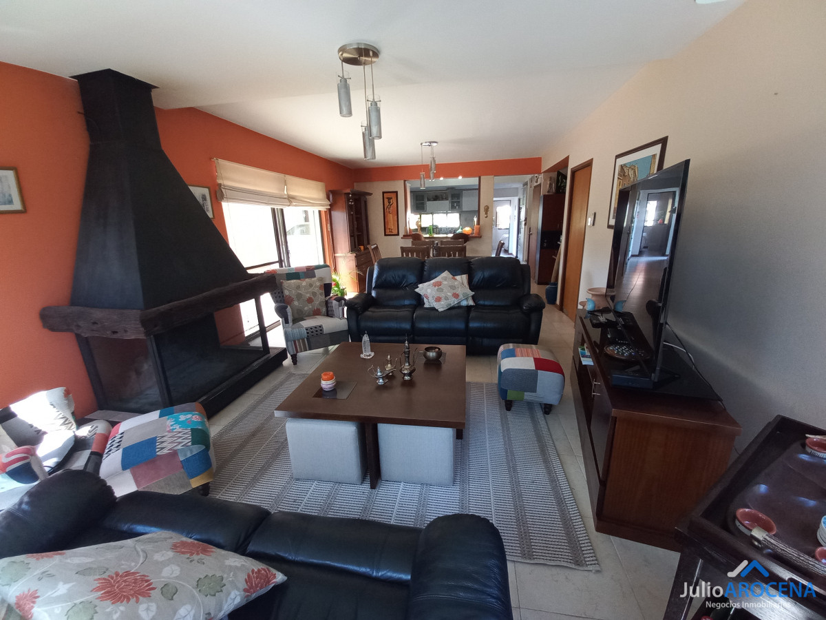 Casa ID.527 - Espectacular Propiedad - Colonia
