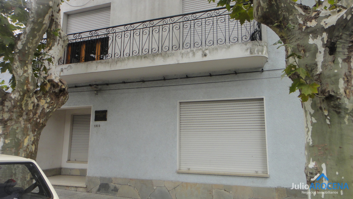 Casa ID.1369 - EXCELENTE UBICACION CENTRICA 