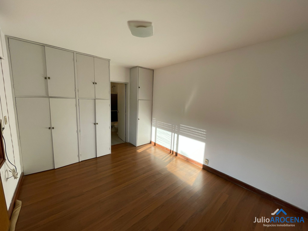 Casa ID.1102 -  ¡Hermosa Casa en Ave. Luis Alberto de Herrera! 