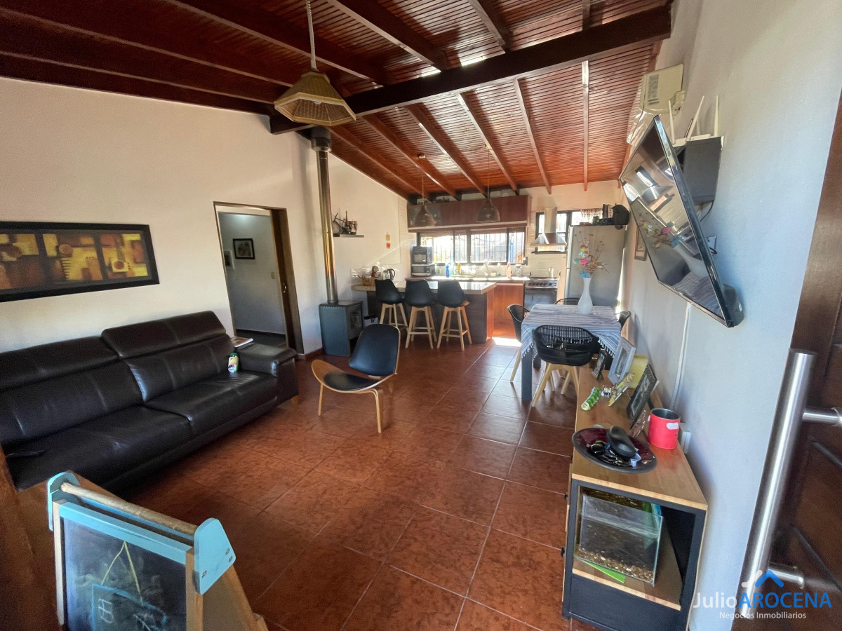 Casa ID.1097 -  Casa Principal con Estilo y Comodidad - U$D 193.000 